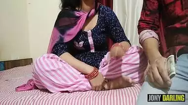 Indu Chachi Ne Rupay Bhi De Diye Aur Chudayi Bhi Karwai By Jony Darling