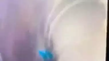 Outdoor xxx MMS of a girl sucking a dick in a car