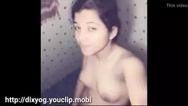 Cute legal age teenager teases her boyfriend with a self discharged bathing video