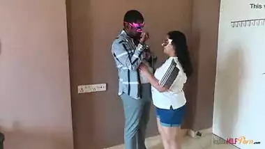 Horny Indian Bhabhi Desperate For Quick Sex Licking Her Hubby Making His Mood To Have Sex