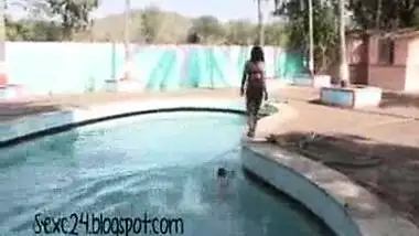 Chubby girl from Hyderabad fucked in the pool