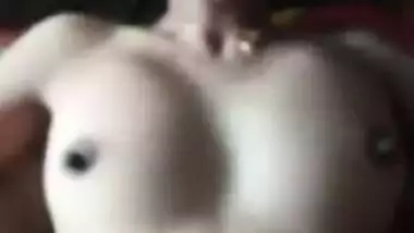 Missionary XXX pose is Desi whore's favorite one for fucking MMS