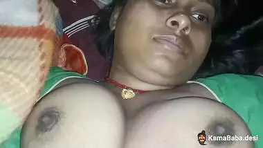 Man fucks his wife and cums on her face in desi xxx MMS