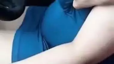 During ride Indian boy records porn video in which he grabs GF's boobs