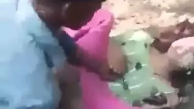 A village whore’s desi chudai by a group of perverts