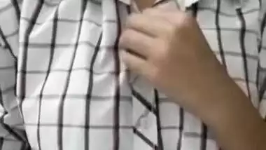 Today Exclusive- Famous Desi Girl Showing Her Boobs And Pussy