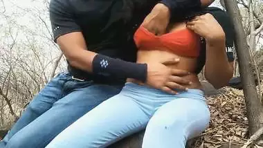 Sexy Desi Girlfriend Fucked In The Jungle By Lusty Lover