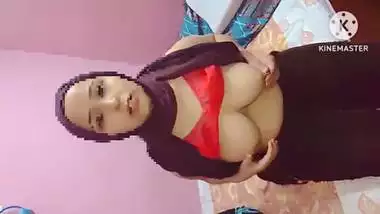 Beautiful Indian Bhabhi Aishwarya Fuck With Her Husband at Morning Very Hard Fucking. Indian Desi Hindi BF Video.