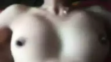 Missionary XXX pose is Desi whore's favorite one for fucking MMS