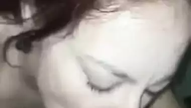 Video of Desi swanky Paki wife who gives a XXX blowjob to facial