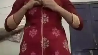 Bangladeshi girl showing her virgin asshole