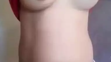 Desi makes XXX viewers see her sex tits and unshaved cunt via webcam