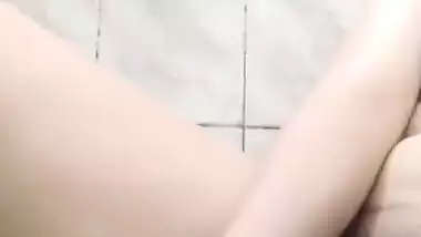 Cute Girl Masterbation With Hard Object In Corona Virus Home Made