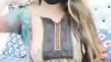 Pakistani Girl Naila Made A Custom Clip For Her Client With Urdu Audio