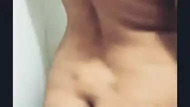 Sri Lankan In Sexy Babe Having Shower / නාද්දී ගන්න සැප