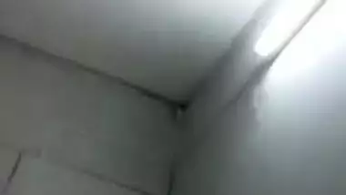 Horny guy won't let Desi girlfriend sleep until they enjoy some porn