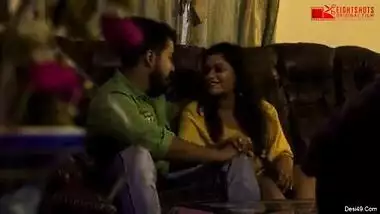 Horny Desi chick plays with two men's hard XXX tools in the hotel room