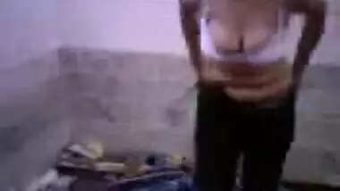 Sexy Nidhi Changing - Movies.