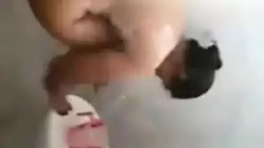 Tamil Wife Bathing captured By Hubby