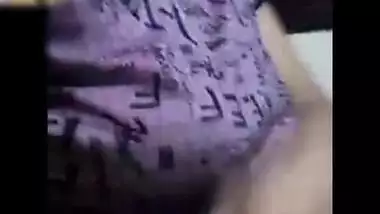 Deepika beautiful girl of Patna showing big boobs n hard nipples