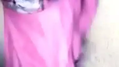 Hyderabadi girl Priyanka hide her face on skype...