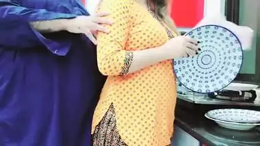 Full Video : House wife Anal Fucked in Kitchen While Cleaning Plates With Very Hot Clear Hindi Voice