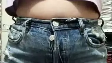 Big ass MILF sister naked after striptease viral MMS