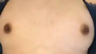 Sexy Delhi babe gives a desi blowjob and gets cum on face