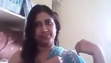 Huge Indian knockers are the first thing that MILF shows in porn video